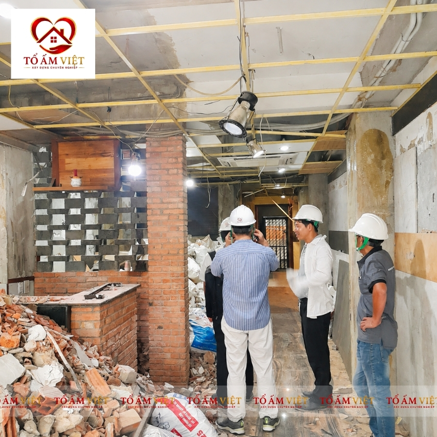 khao-sat-cong-trinh-thi-cong-khach-san-thuc-te-tai-quan-1-3 X&acirc;y Dựng Tổ Ấm Việt - Khảo s&aacute;t c&ocirc;ng tr&igrave;nh thi c&ocirc;ng kh&aacute;ch sạn thực tế tại Quận 1